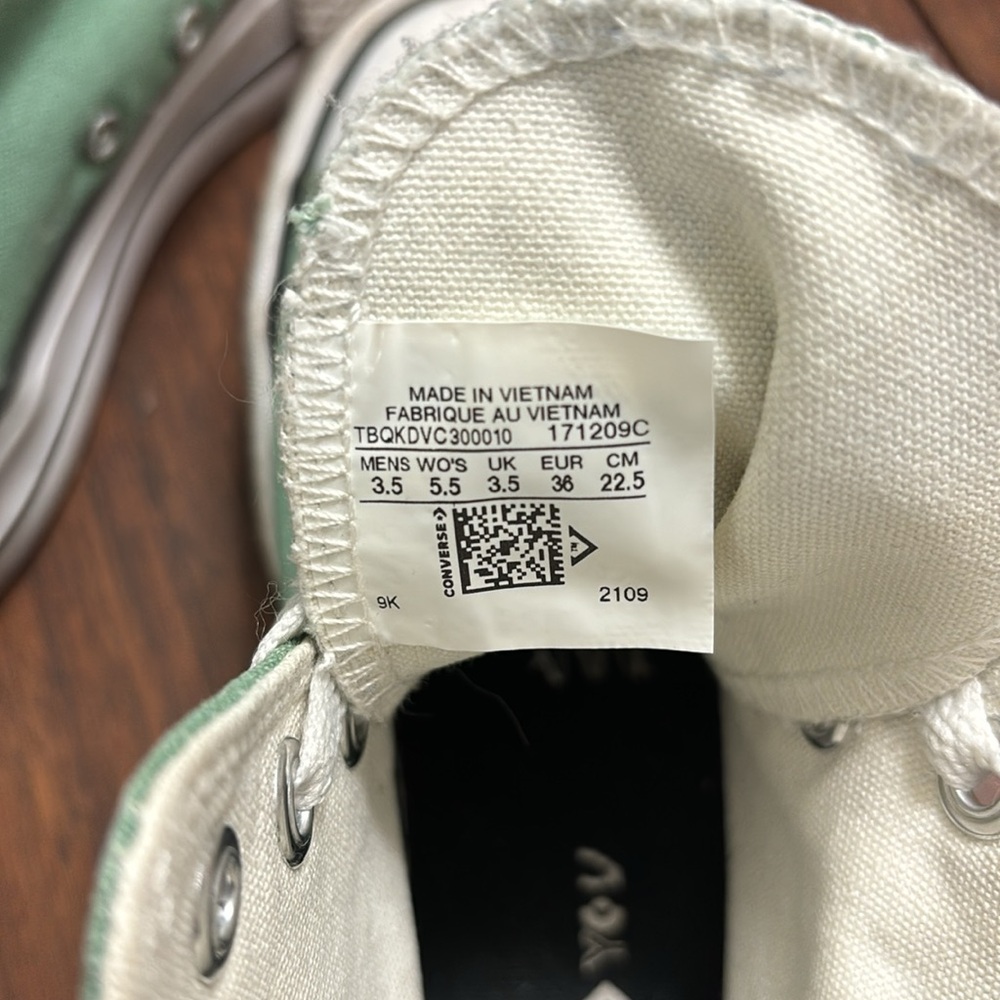 Converse You Shoes - Picture 4 of 6